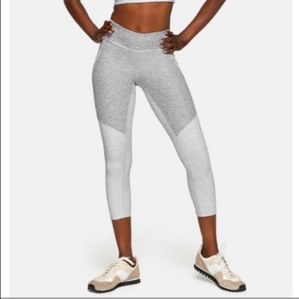 Outdoor Voices 3/4 Two Tone Leggings